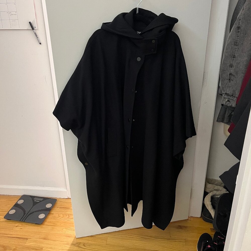 Zara Hooded Cape Manteco full front snaps